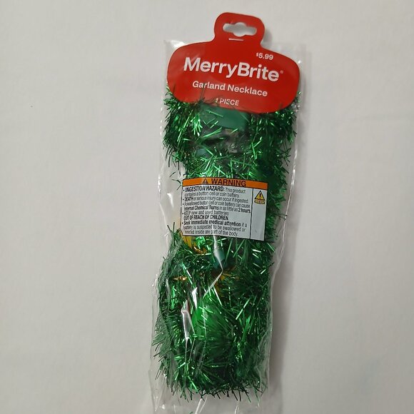 ​Merry Brite Christmas Necklace Bundle - Picture 2 of 7